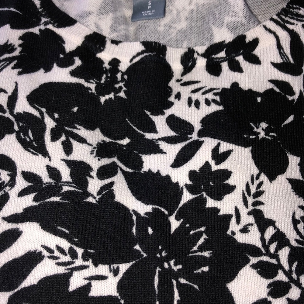 Old Navy sweater - Picture 5 of 5